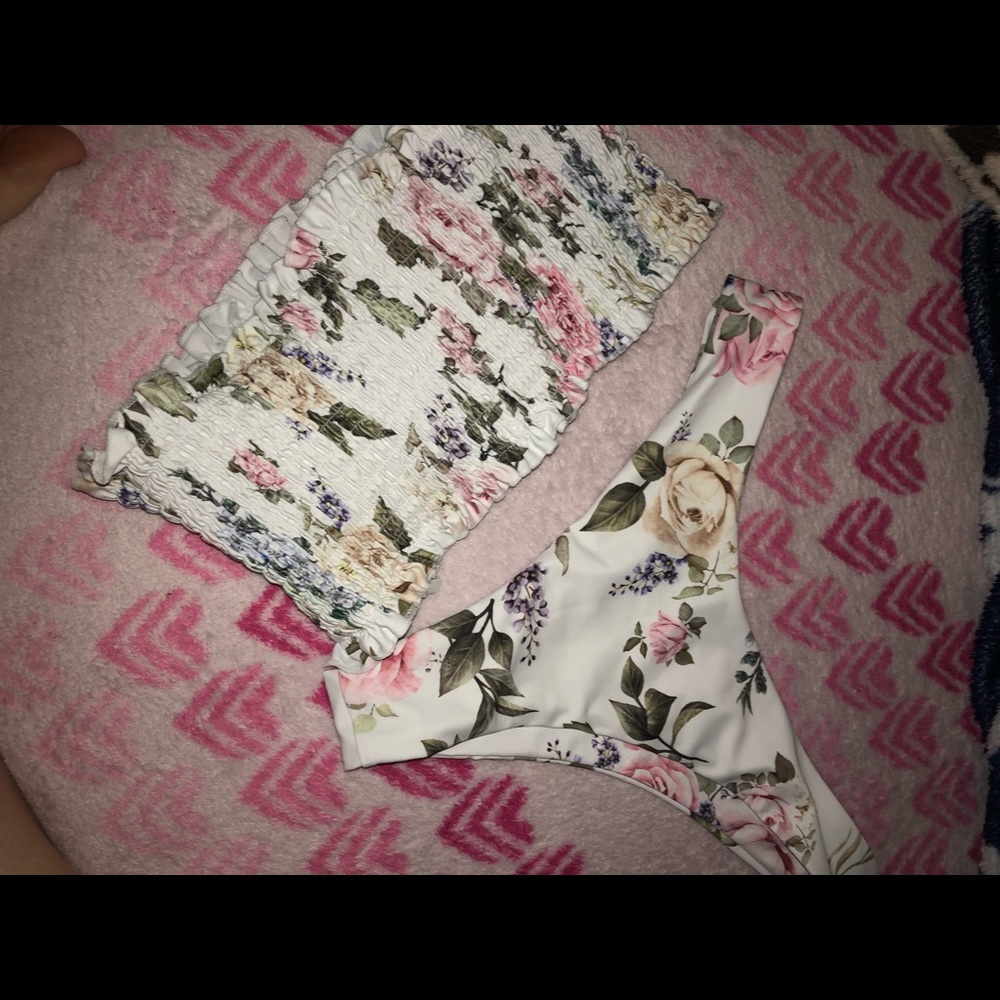 NEW cute floral bikini